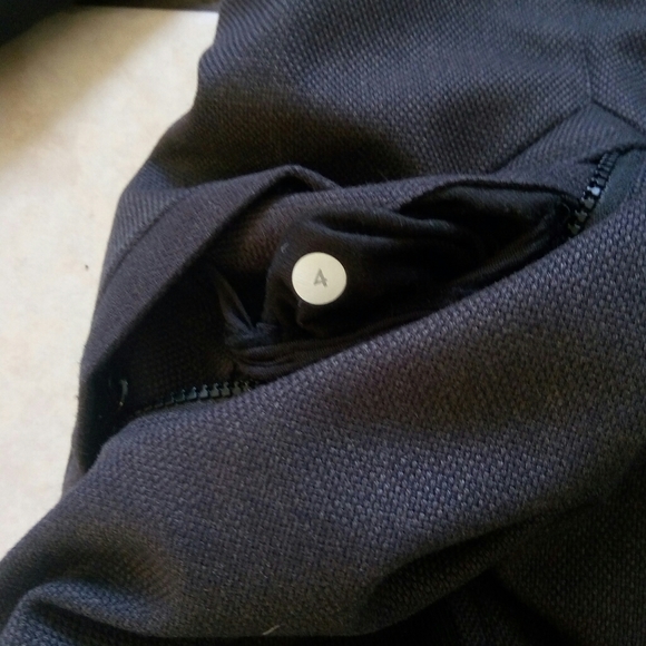 Lululemon Chilly Bomber - Picture 3 of 3